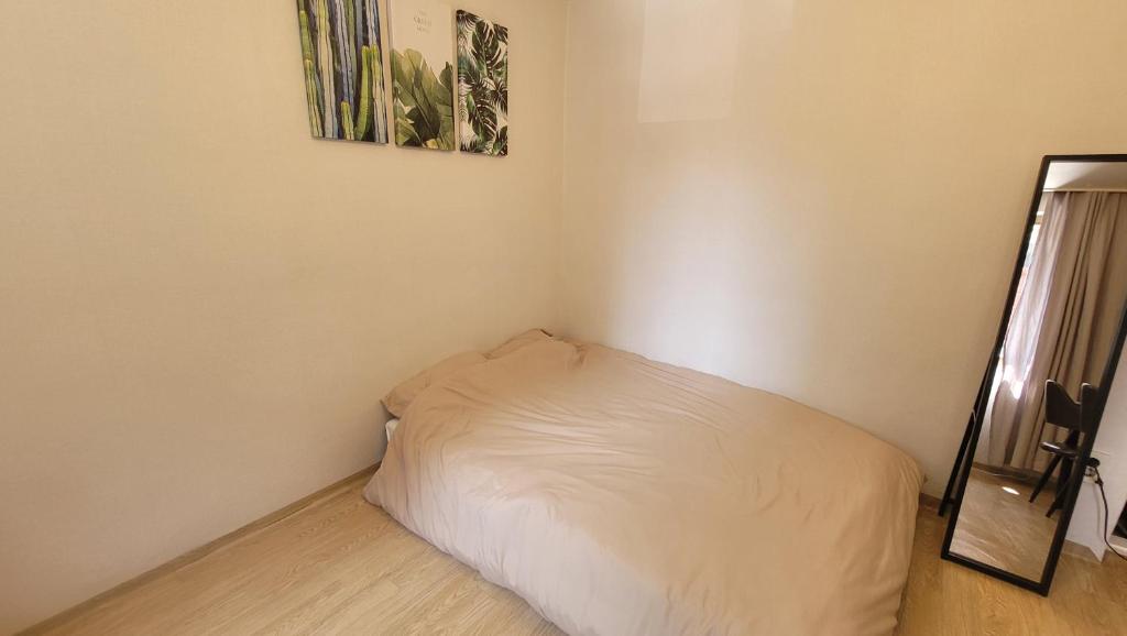 Cosy 2 room flat nearby river