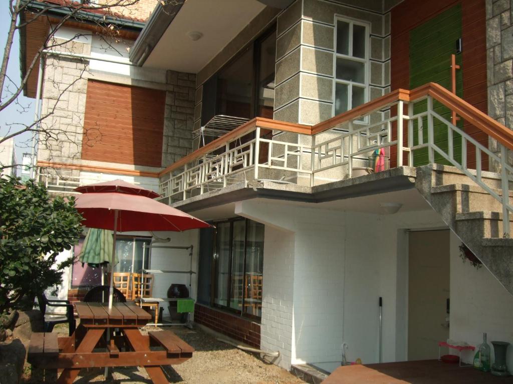 Birdsnest Hostel Hongdae Foreigner only Birdsnest Hostel Hongdae Foreigner only