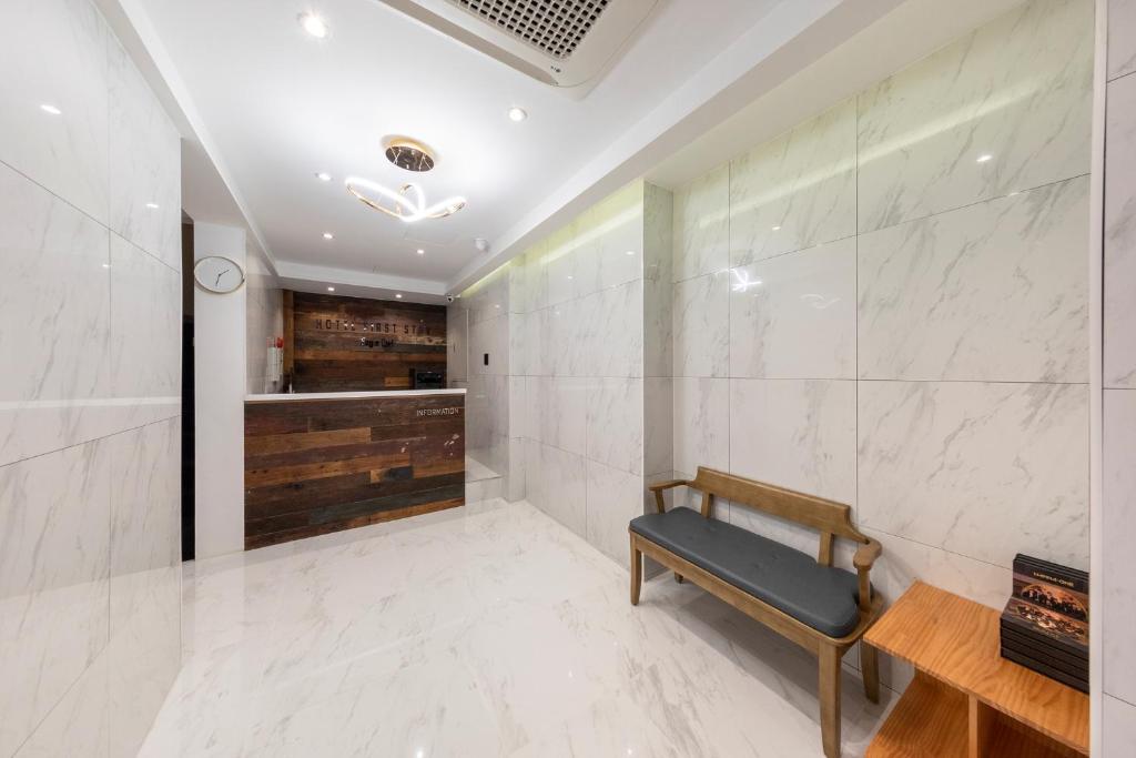 Hotel Firststay Myeongdong