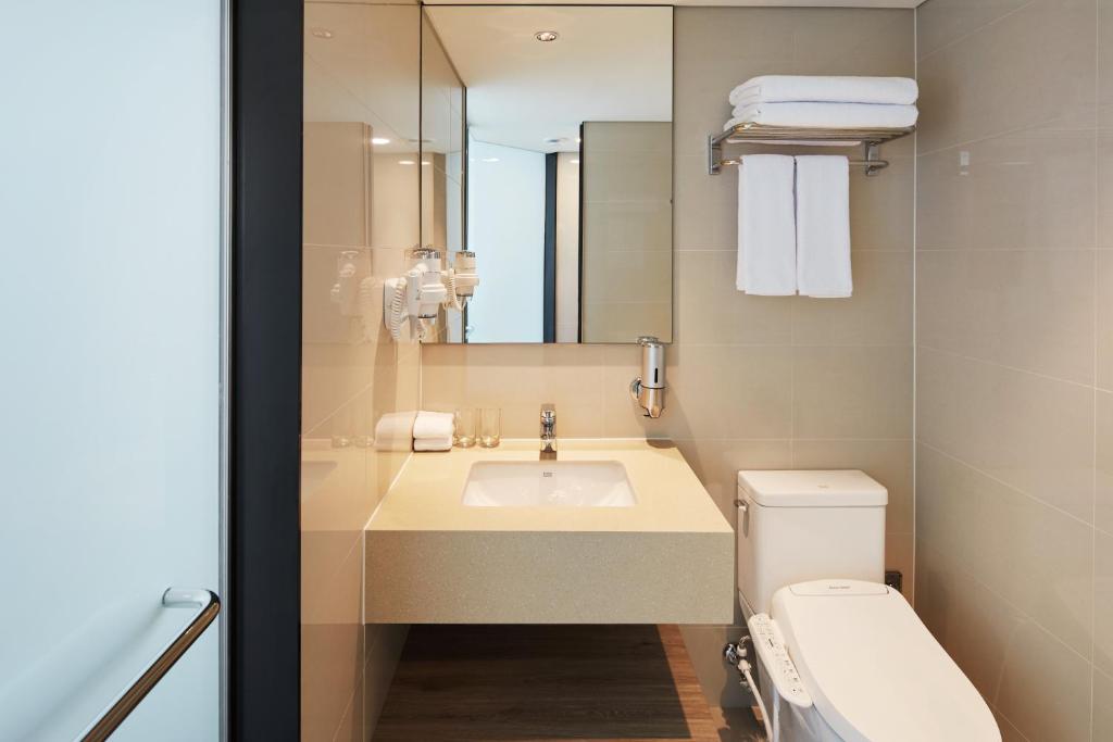 Holiday Inn Express Seoul Hongdae, an IHG Hotel