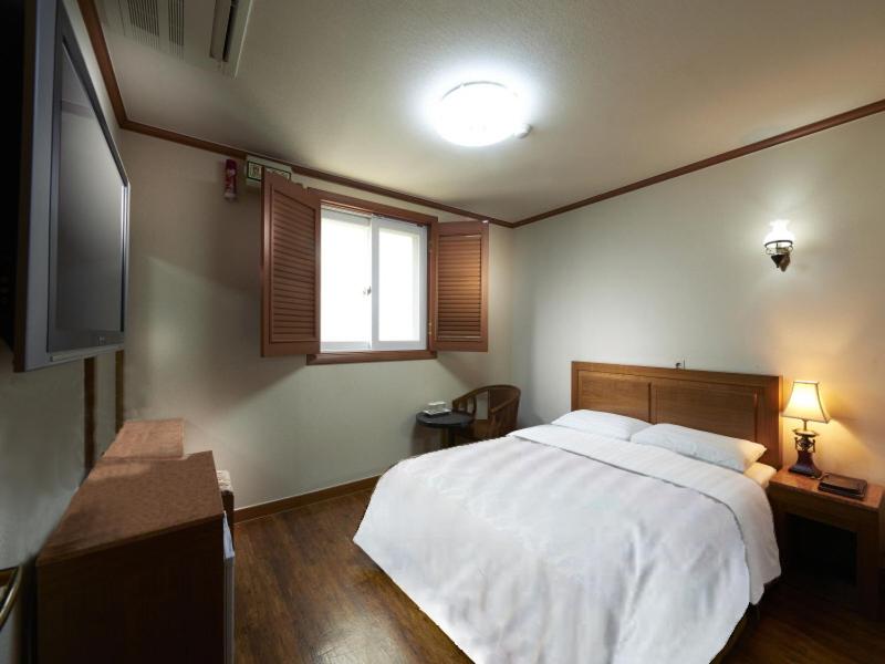 Noble Hotel