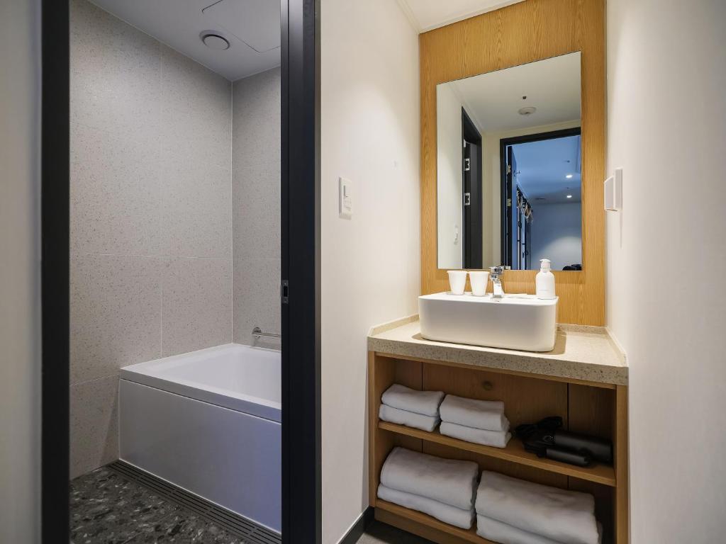 Henn na Hotel Seoul Myeongdong