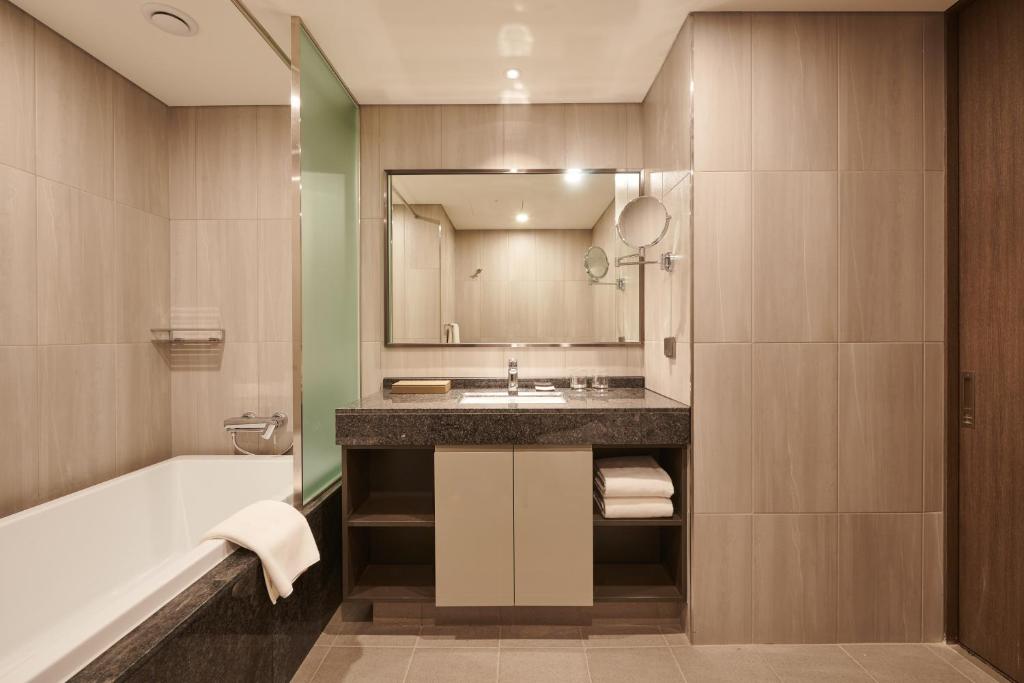 Stanford Hotel Myeongdong