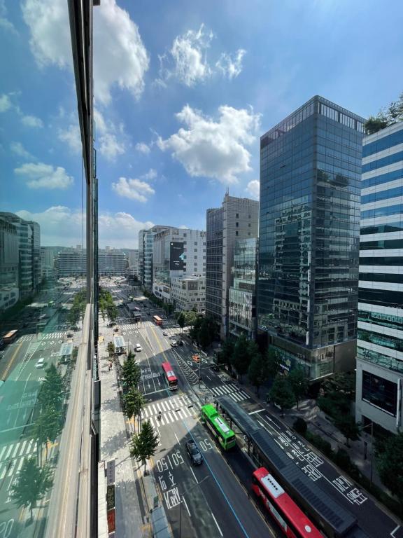 Hongdae Residence 3 - 1min from Hongik Uni station Exit #1