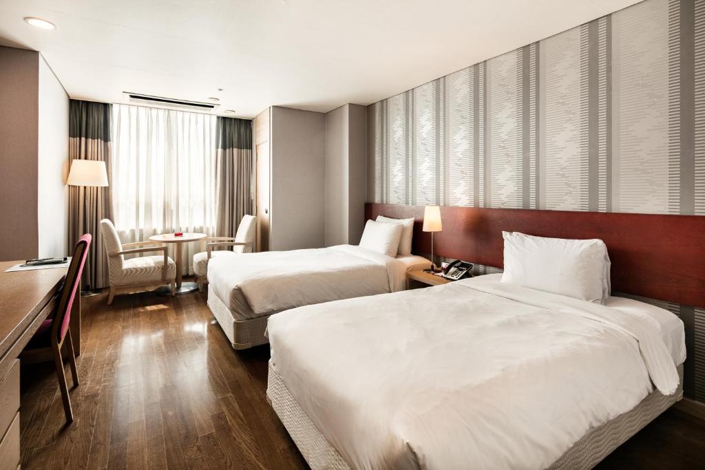 Ramada Hotel and Suites Seoul Namdaemun