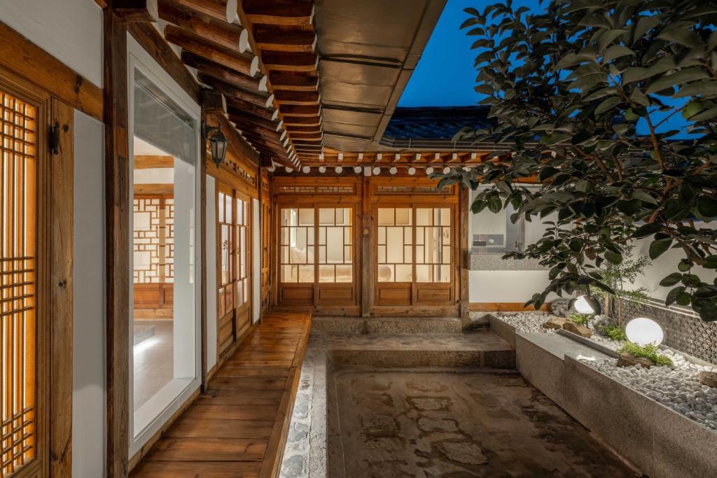 Luxury hanok with private bathtub - SN16