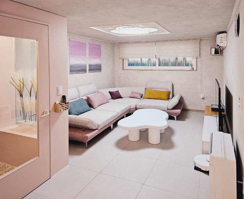 Close to Gangnam, COEX & Luxury Apartment near Lotte world Close to Gangnam, COEX & Luxury Apartment near Lotte world