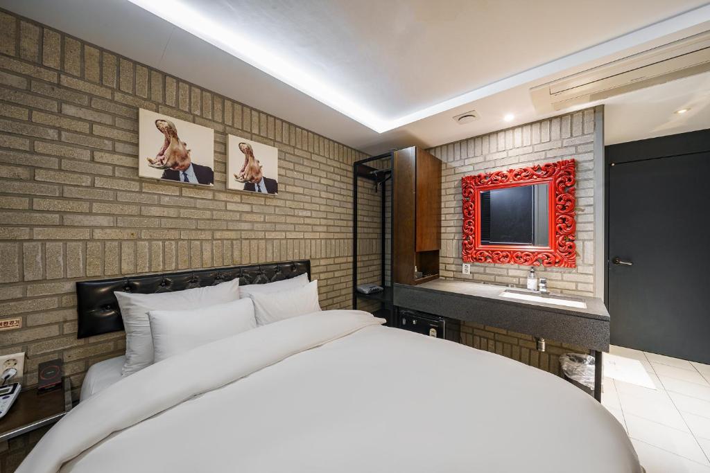 H-AVENUE Hotel Yeoksam