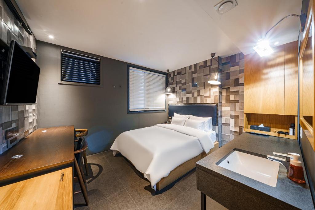 H-AVENUE Hotel Yeoksam