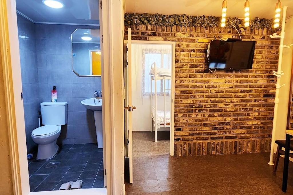 3-Gu&Anne house Hongdae 6room & 4bath House 3-Gu&Anne house Hongdae 6room & 4bath House
