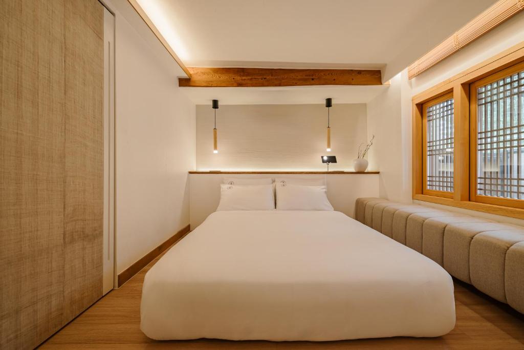 Luxury hanok with private bathtub - SN07