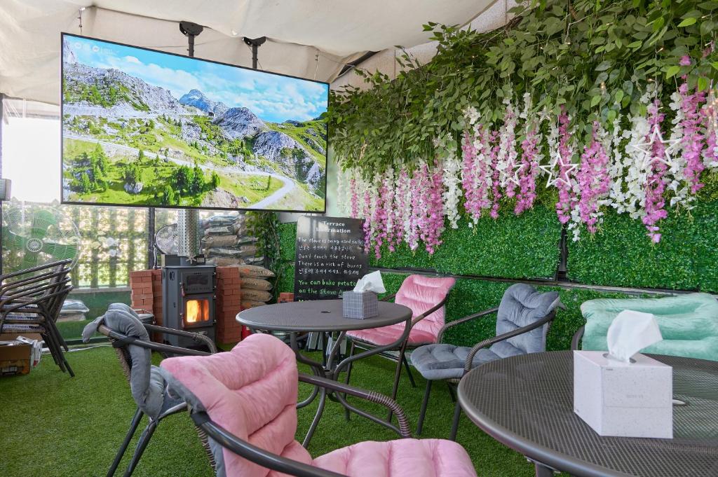 Snowflower Guesthouse