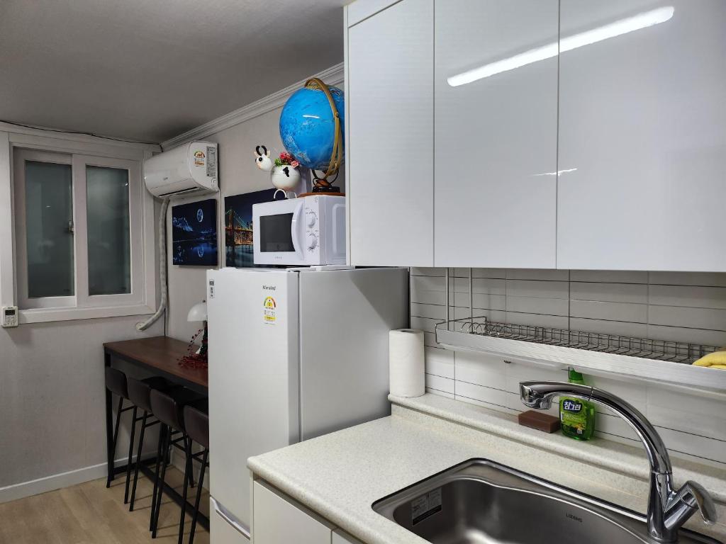 Brand New 2 Bedroom Apartment #6 Brand New 2 Bedroom Apartment #6