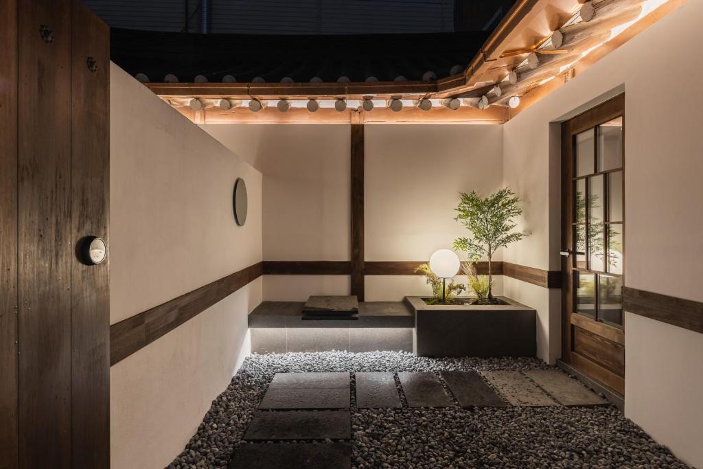 Luxury hanok with private bathtub - SW15