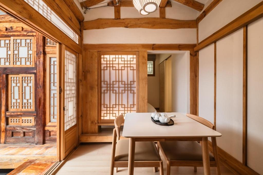 Luxury hanok with private bathtub - SN08