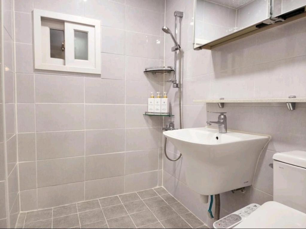 Hongdae Private House 3Bed room(65sqm)