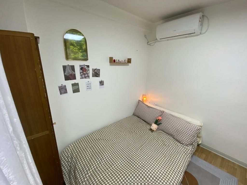 2 rooms-2mins to MRT,15mins to Hongdae