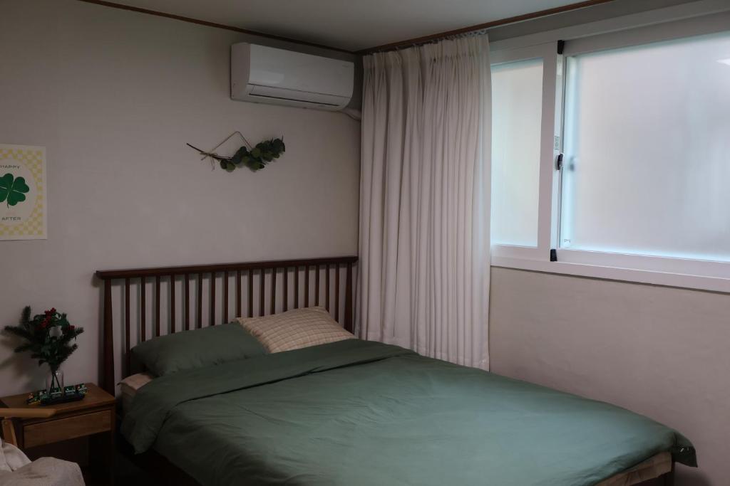 Clover Stay, 2BR,1BA,mapo, free-wifi, Clover Stay, 2BR,1BA,mapo, free-wifi,