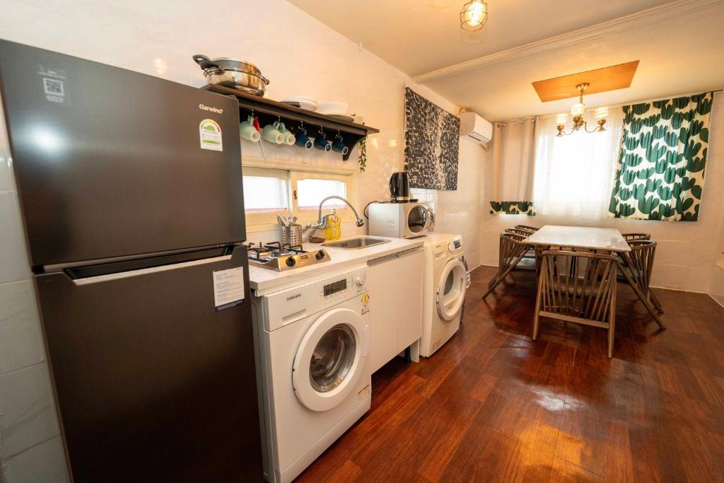 2 - Gu&Anne House Seoul Hongdae Stn 5rooms,4bathroom