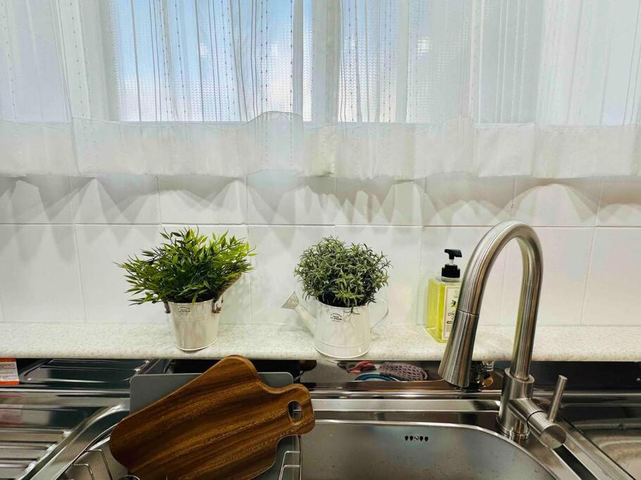 STAY ROCK 樂 2 Room 3 Beds 3 min from Ewha Univ stn