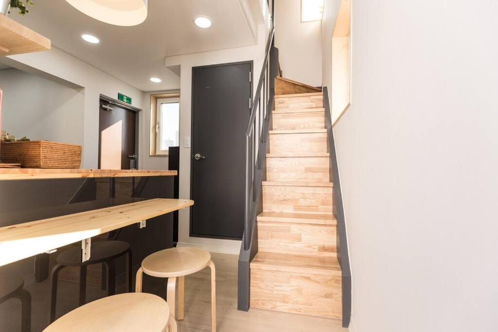 3R+2Baths/ Ewha / Sogang / near Shinchon & Hongdae