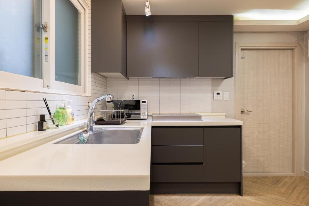 Woody Two Bedroom In Hongdae