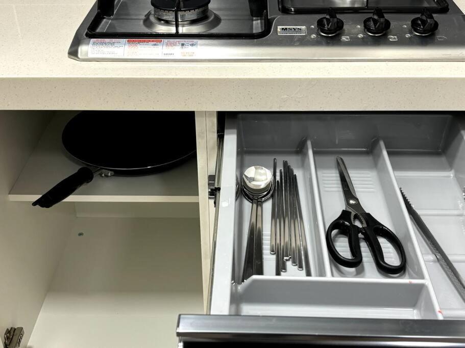 Clean 2 SuperSingle Beds House