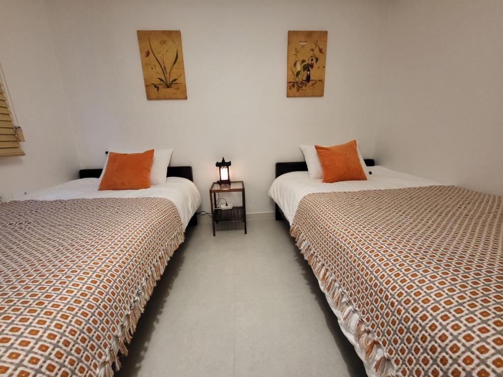 Soo Stay-4bed&Double Room, Hongdae, Sinchon 10min Soo Stay-4bed&Double Room, Hongdae, Sinchon 10min