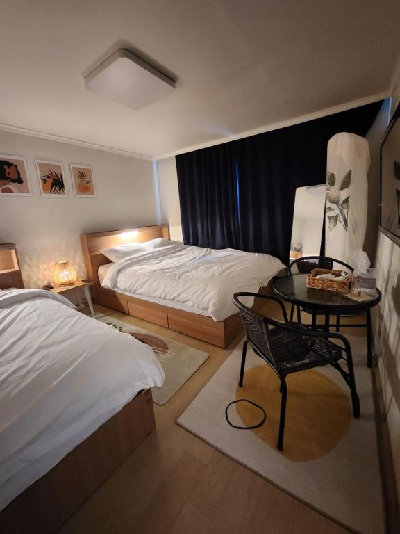 You Here,Stay - 5min to Hapjeong Station, 10mins to Hongdae