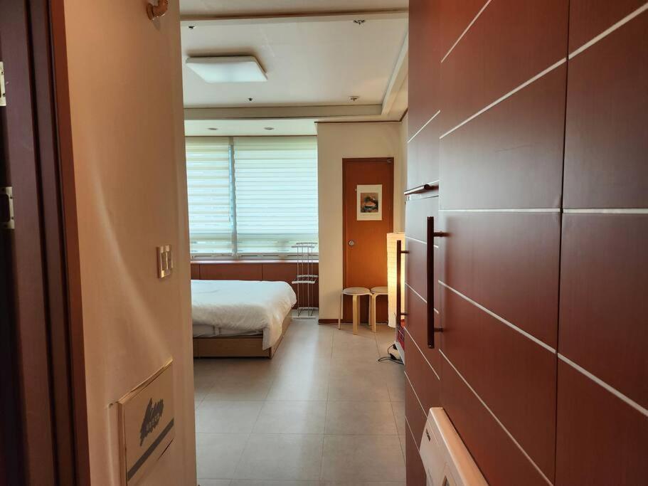 Cute and Cozy House - 5min to Sinsa Station, 1min to Garosugil