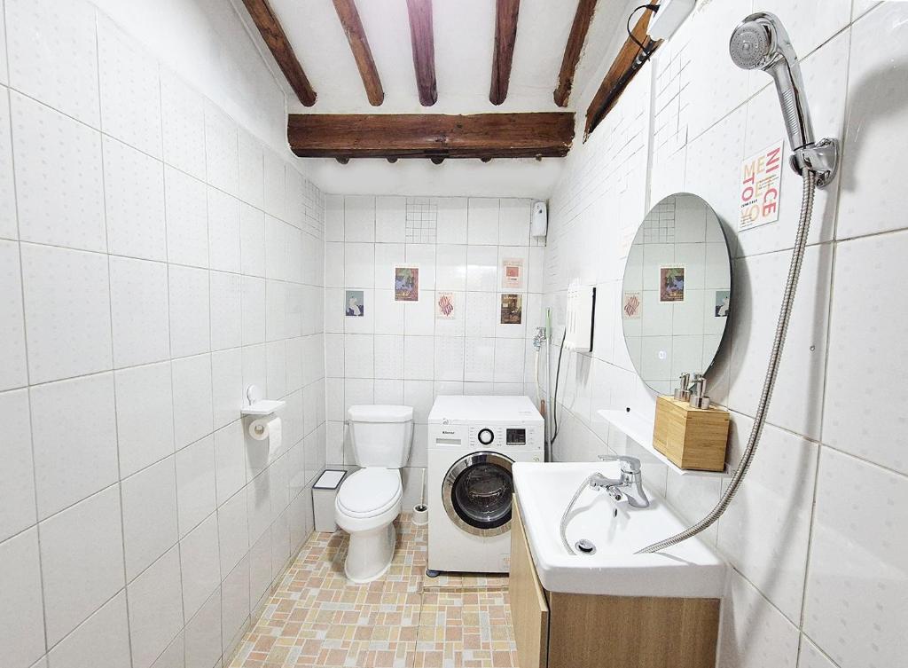 The modern hanok stay The modern hanok stay