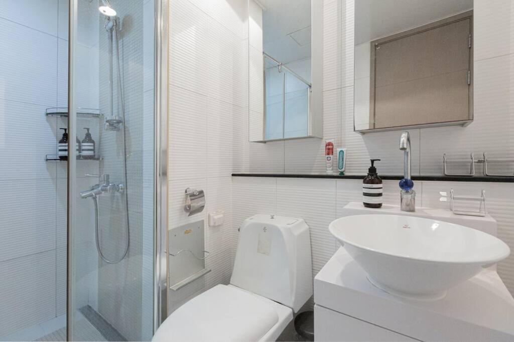 MIRAE_stay 52 New Open [1 Queen + 2 Single beds]