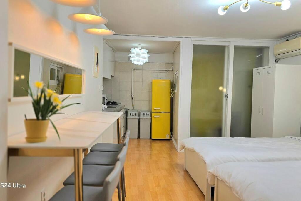 Gyeongbokgung Stay - Two Bedrooms Gyeongbokgung Stay - Two Bedrooms