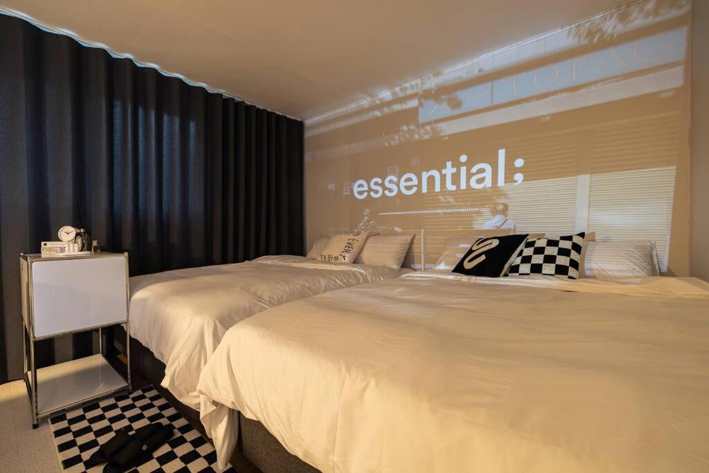 Luxury Gallery Stay Luxury Gallery Stay