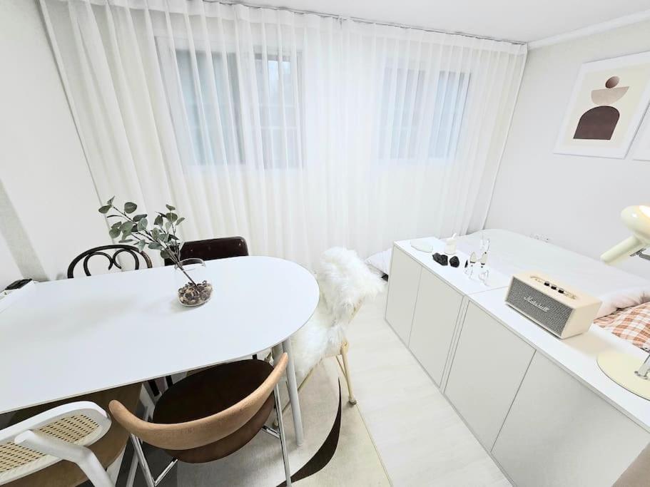 Healing & Romang house