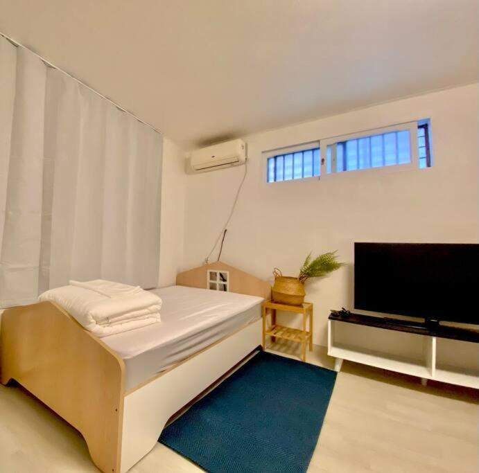 Cozy 3 - 10mins to Gunkuk Univ Cozy 3 - 10mins to Gunkuk Univ
