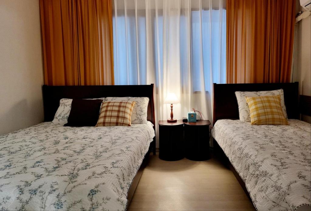 Park stay #Hongdae sinchon 10min #metro 3min #3beds Park stay #Hongdae sinchon 10min #metro 3min #3beds