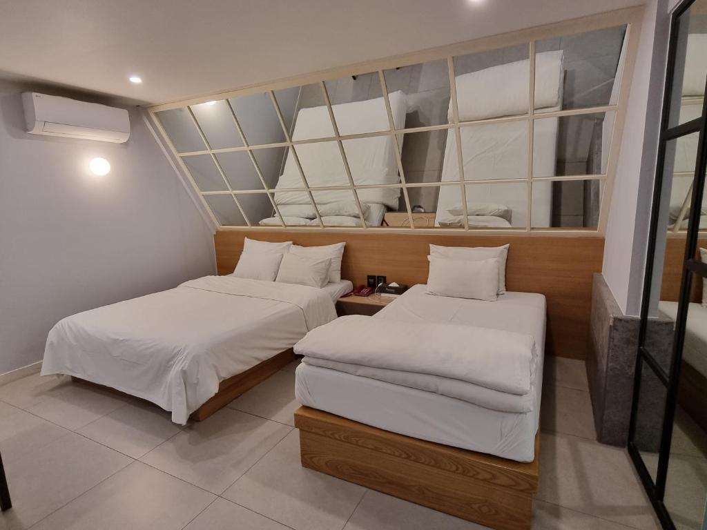 Jamsil Funny Hotel