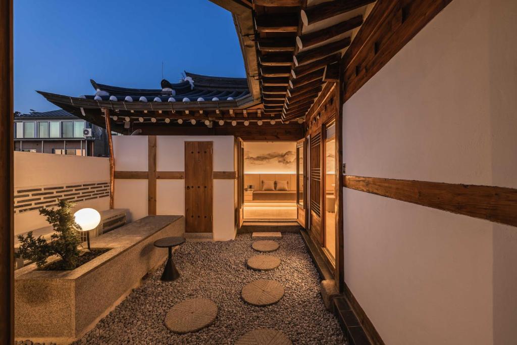 Luxury hanok with private bathtub - SN18
