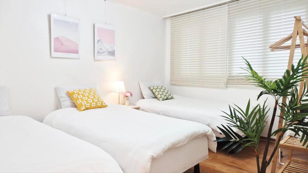 Hongdae Stn 3min 3R 2F #Core Stay 201